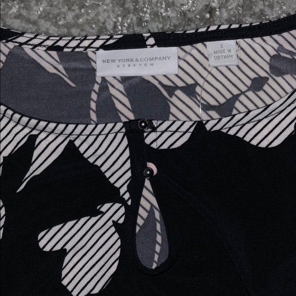 Size S NY&Co Blouse NWT - Picture 3 of 4